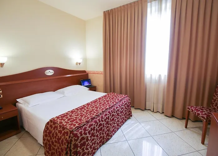 Felix Hotel