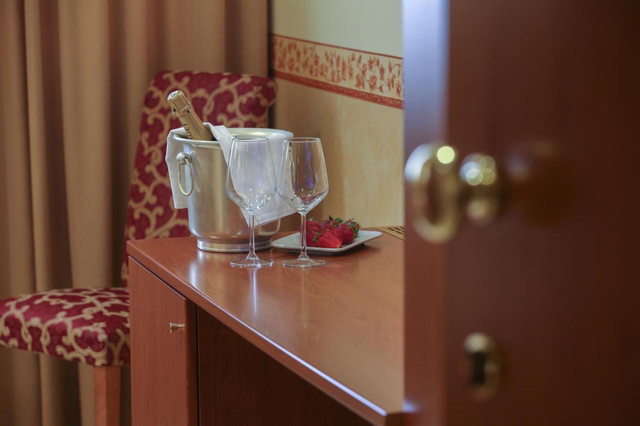 Felix Hotel