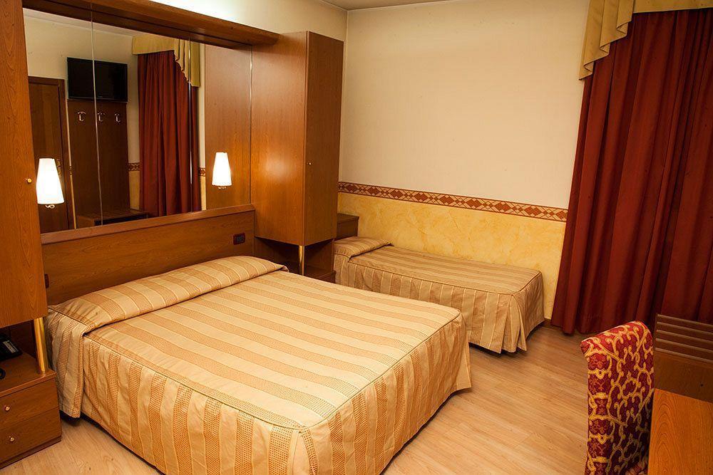 Felix Hotel